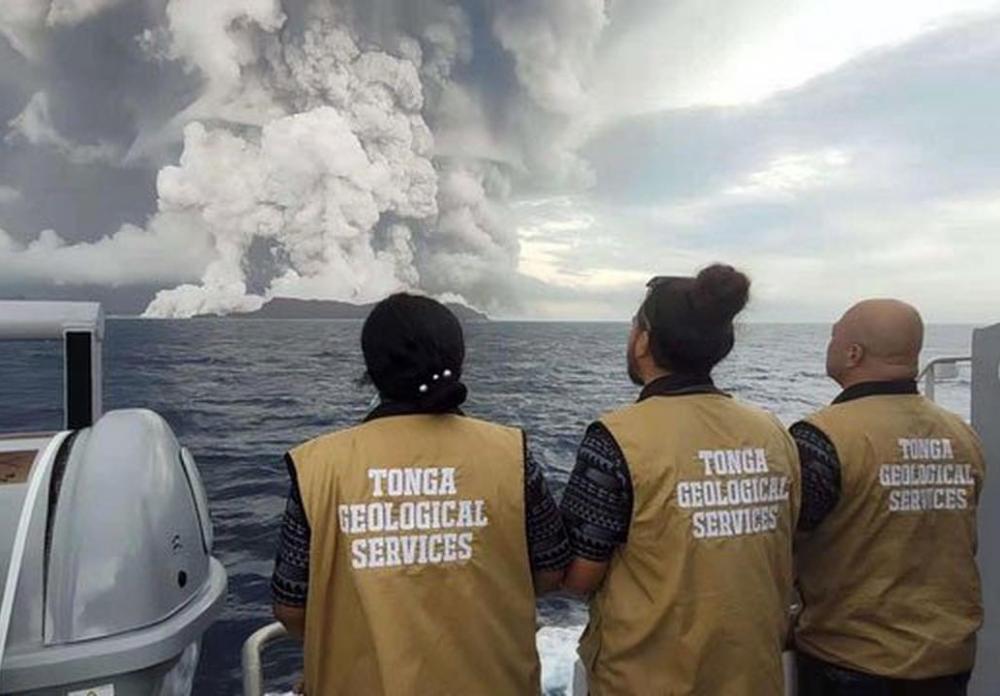 A plume of ash, steam and gas rose above the Pacific waters as the volcano erupted on 15 January. Photo: Tonga Geological Services/Government of Tonga